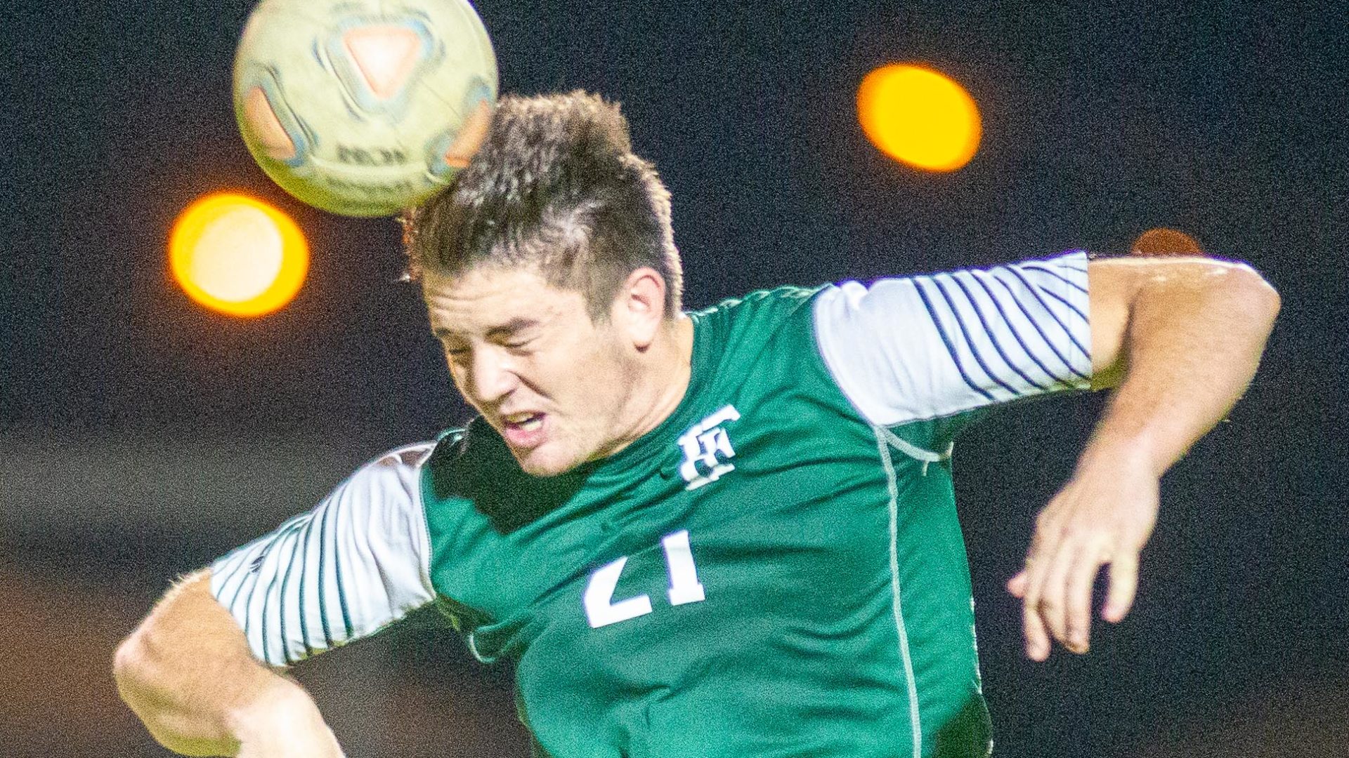 Fleming Island boys soccer knocks off unbeaten Oakleaf