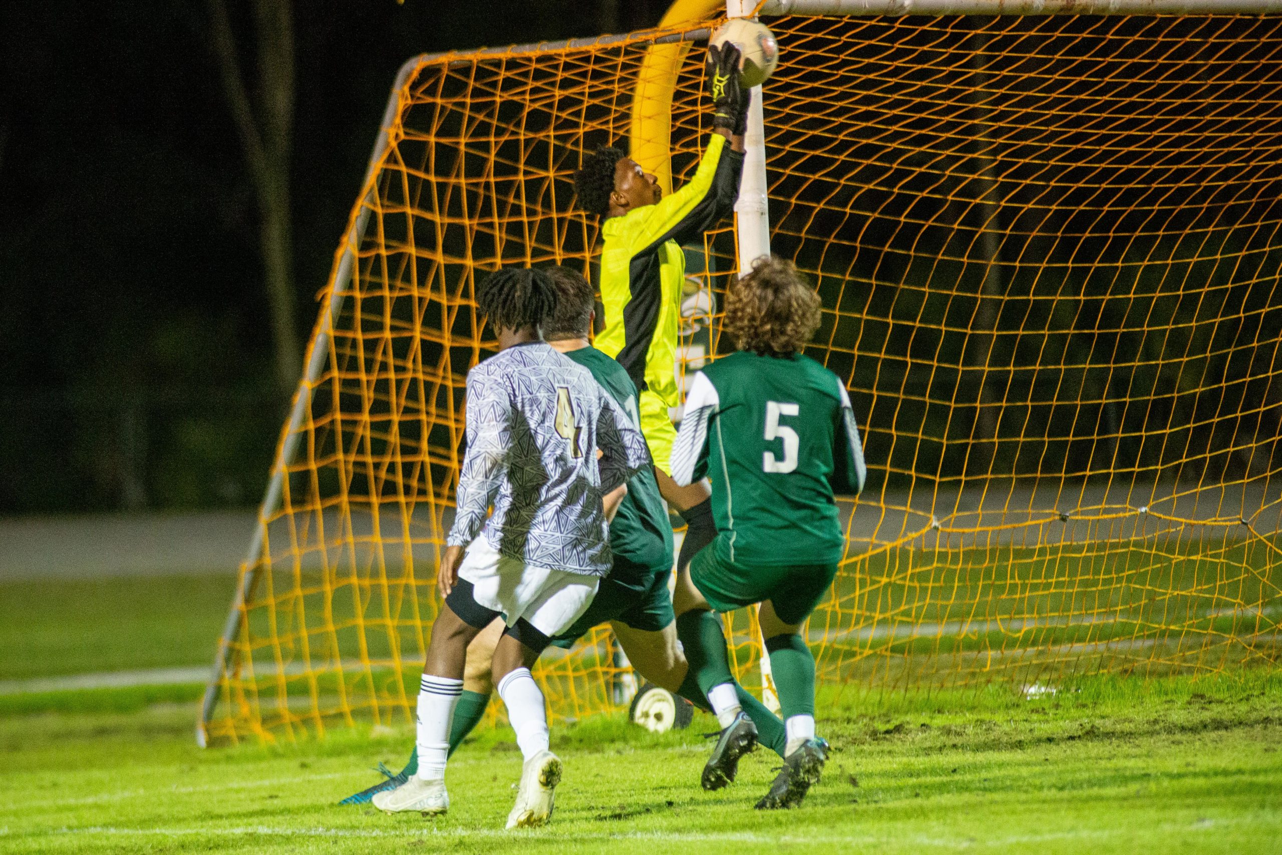 Undefeated Oakleaf at Fleming Island boys soccer